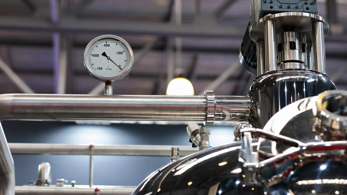 Attrezzatura in acciaio inox con vacuometro