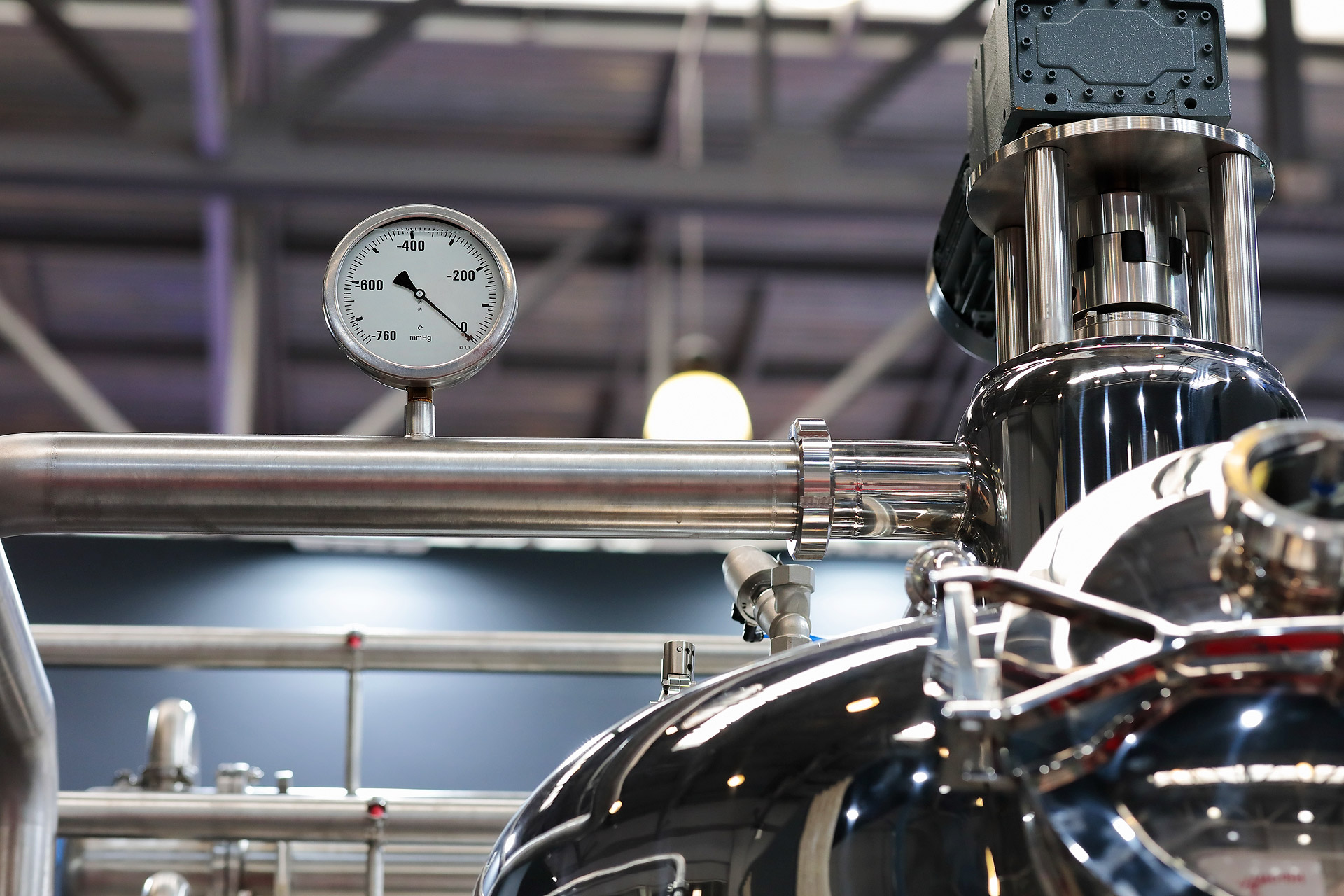 Attrezzatura in acciaio inox con vacuometro